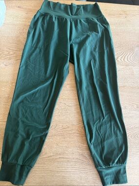 Athleta Forest Green Women’s Jogger Sweatpants